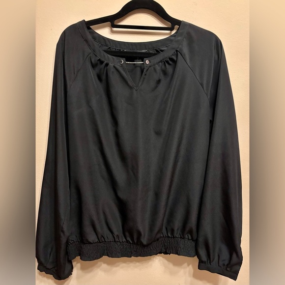 2/$15 - Jessica Black Long-Sleeve Banded Hem Top (Size S/P) - Picture 2 of 13
